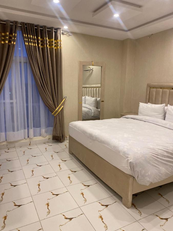 Luxe Suites Bahria Town Lahaur Zewnętrze zdjęcie