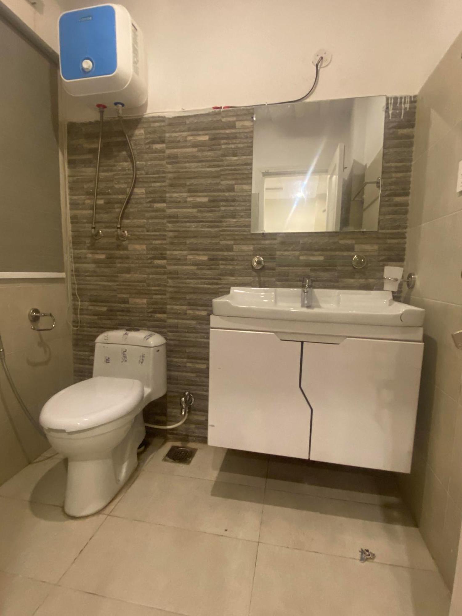Luxe Suites Bahria Town Lahaur Zewnętrze zdjęcie
